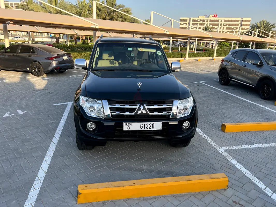 Mitsubishi Pajero GLS 2012 GCC Specs - Excellent Condition