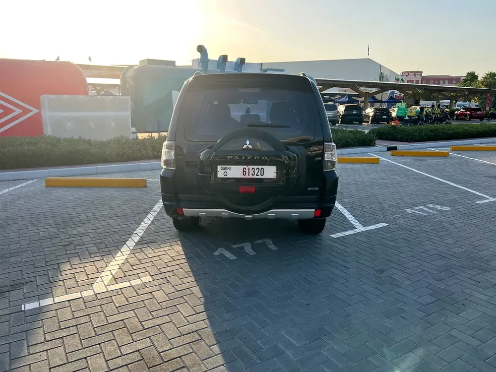Mitsubishi Pajero GLS 2012 GCC Specs - Excellent Condition - Image 4