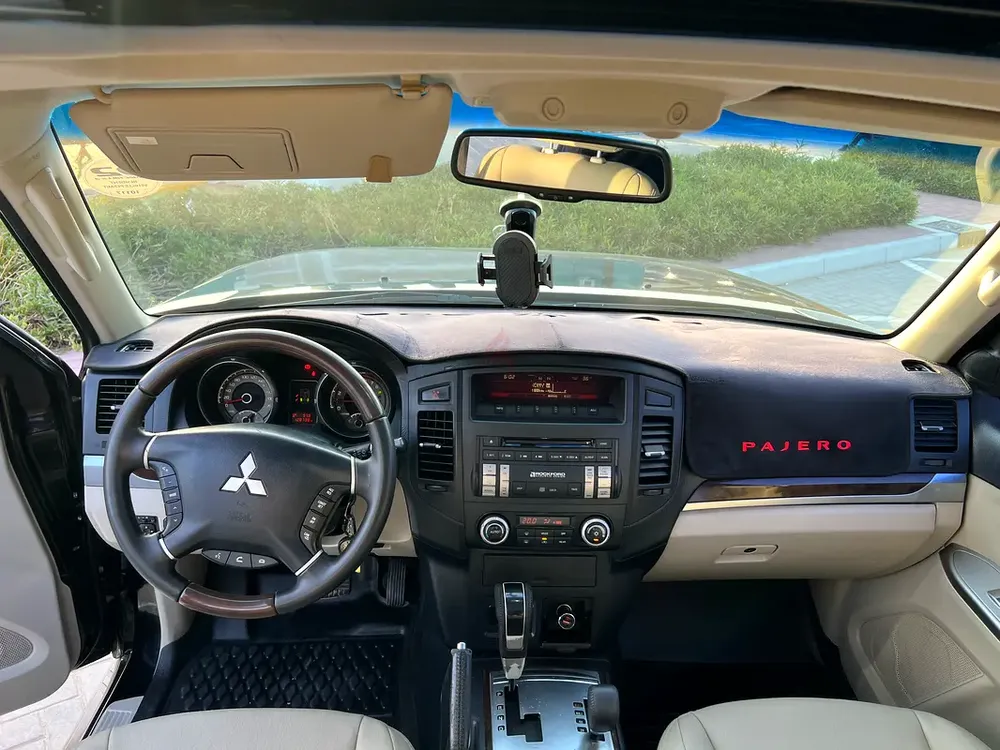 Mitsubishi Pajero GLS 2012 GCC Specs - Excellent Condition - Image 7