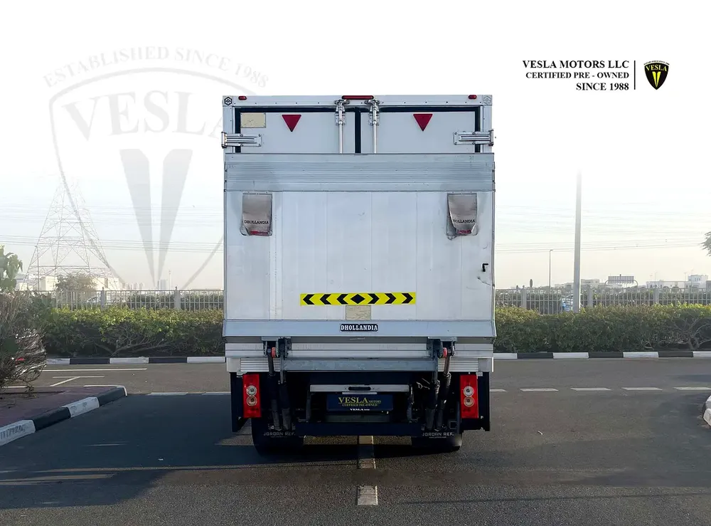 2021 / GCC / LIGHT CARGO TRUCK + TAIL LIFT + CRUISE CONTROL + POWER LOCKS + BLUETOOTH + LE DLIGHT - Image 11