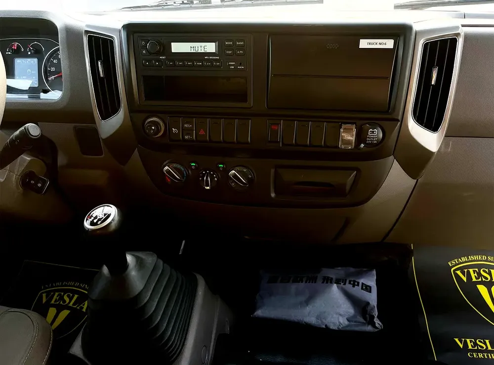 2021 / GCC / LIGHT CARGO TRUCK + TAIL LIFT + CRUISE CONTROL + POWER LOCKS + BLUETOOTH + LE DLIGHT - Image 13