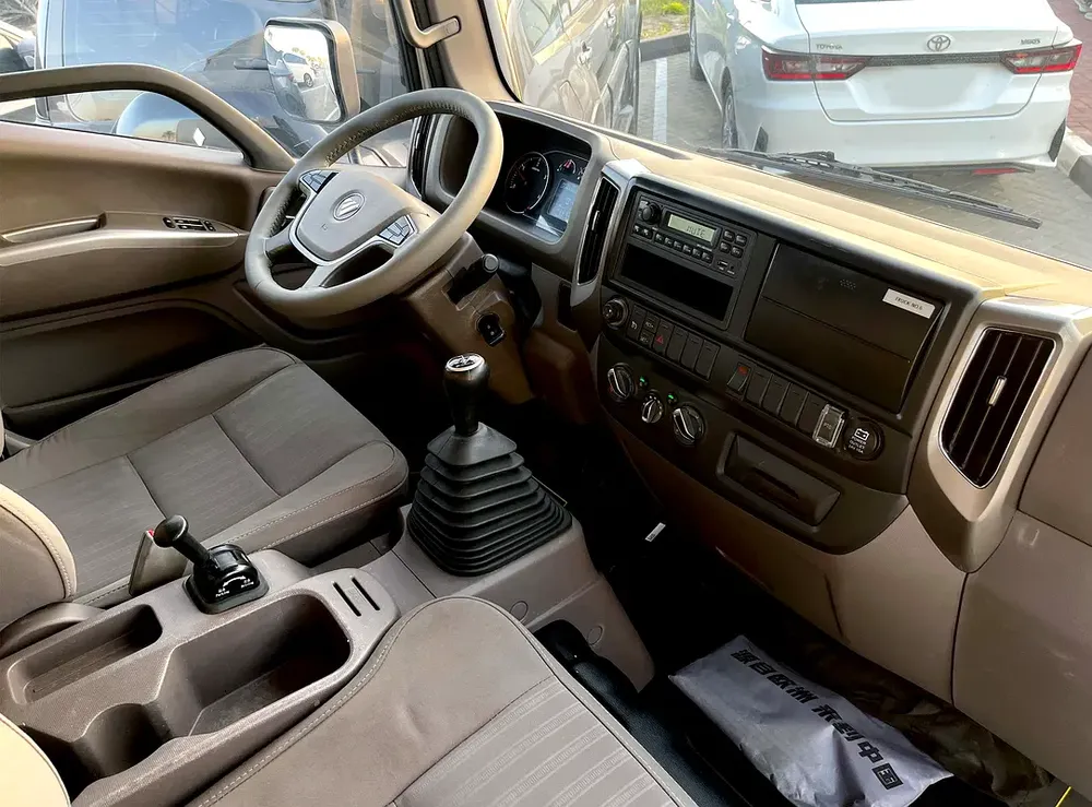 2021 / GCC / LIGHT CARGO TRUCK + TAIL LIFT + CRUISE CONTROL + POWER LOCKS + BLUETOOTH + LE DLIGHT - Image 19