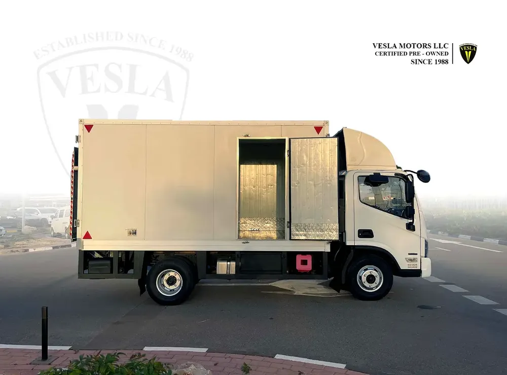 2021 / GCC / LIGHT CARGO TRUCK + TAIL LIFT + CRUISE CONTROL + POWER LOCKS + BLUETOOTH + LE DLIGHT - Image 5