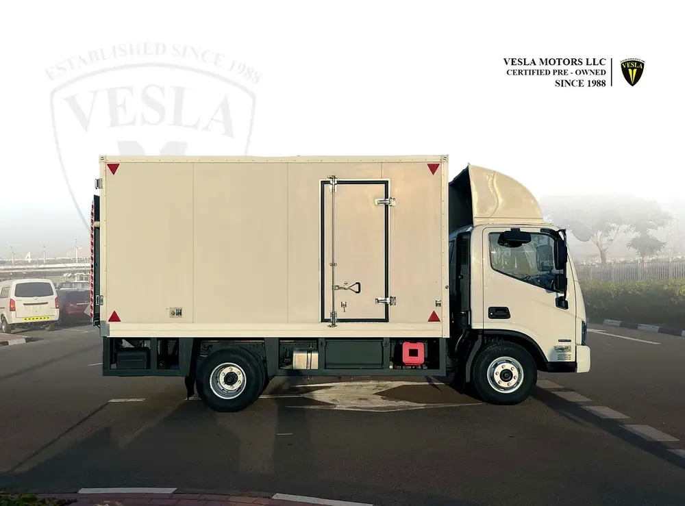 2021 / GCC / LIGHT CARGO TRUCK + TAIL LIFT + CRUISE CONTROL + POWER LOCKS + BLUETOOTH + LE DLIGHT - Image 7