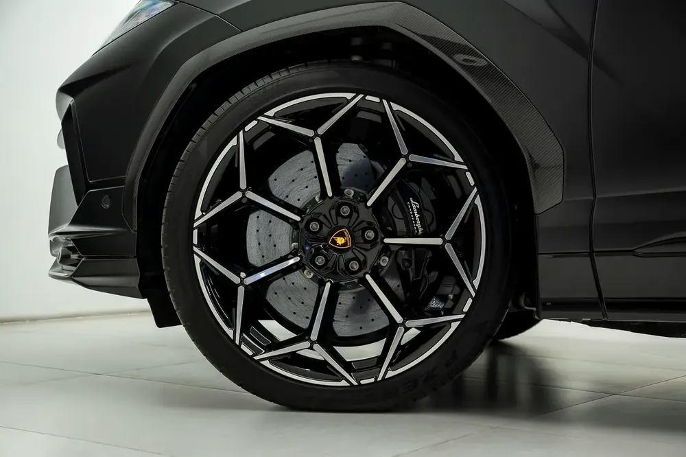 GCC SPECS ULTIMATE MOTORS WARRANTY + SERVICE CONTRACT - 2024 LAMBORGHINI URUS PERFORMANTE - Image 6