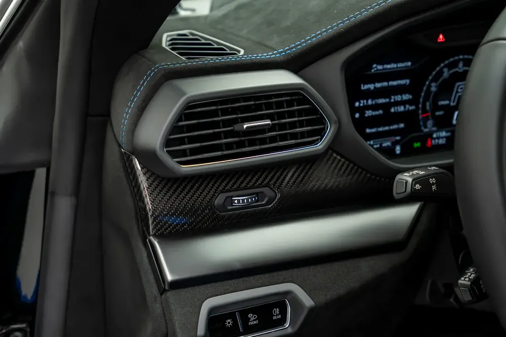 GCC SPECS ULTIMATE MOTORS WARRANTY + SERVICE CONTRACT - 2024 LAMBORGHINI URUS PERFORMANTE - Image 8