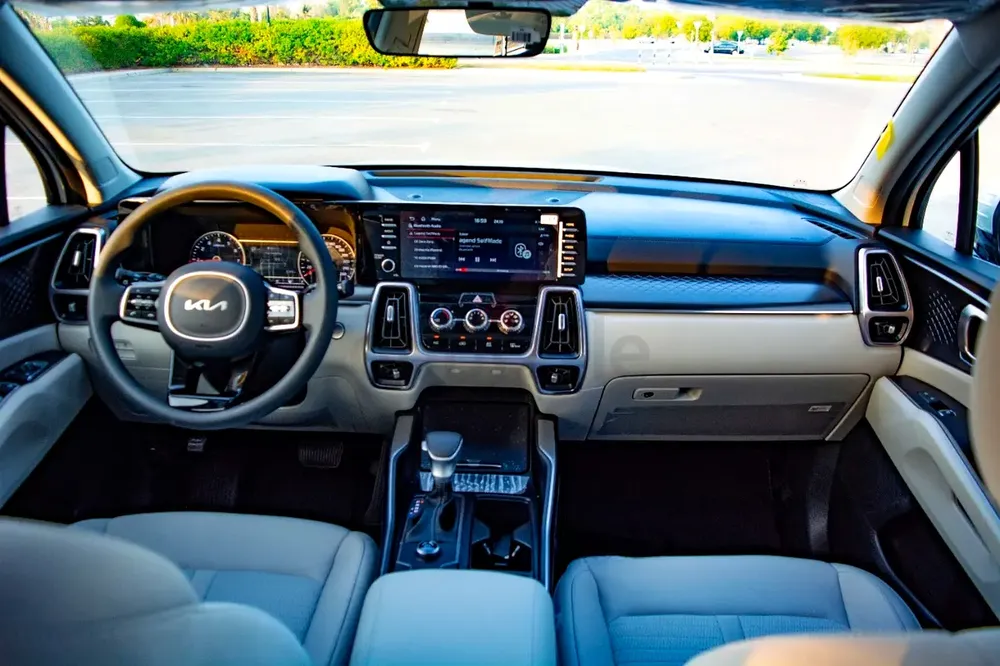 Kia Sorento LX 2023 GCC Specs - Image 4