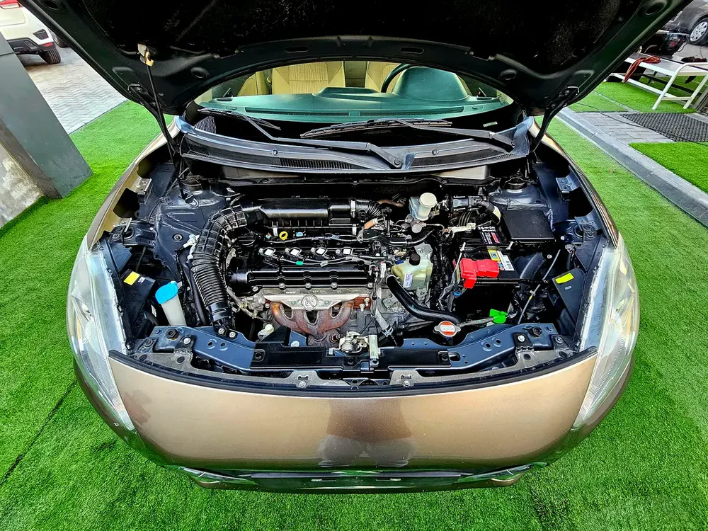 DZIRE GLX / GCC / 1.2L / 2 KEYS / ACCIDENT FREE - Image 10