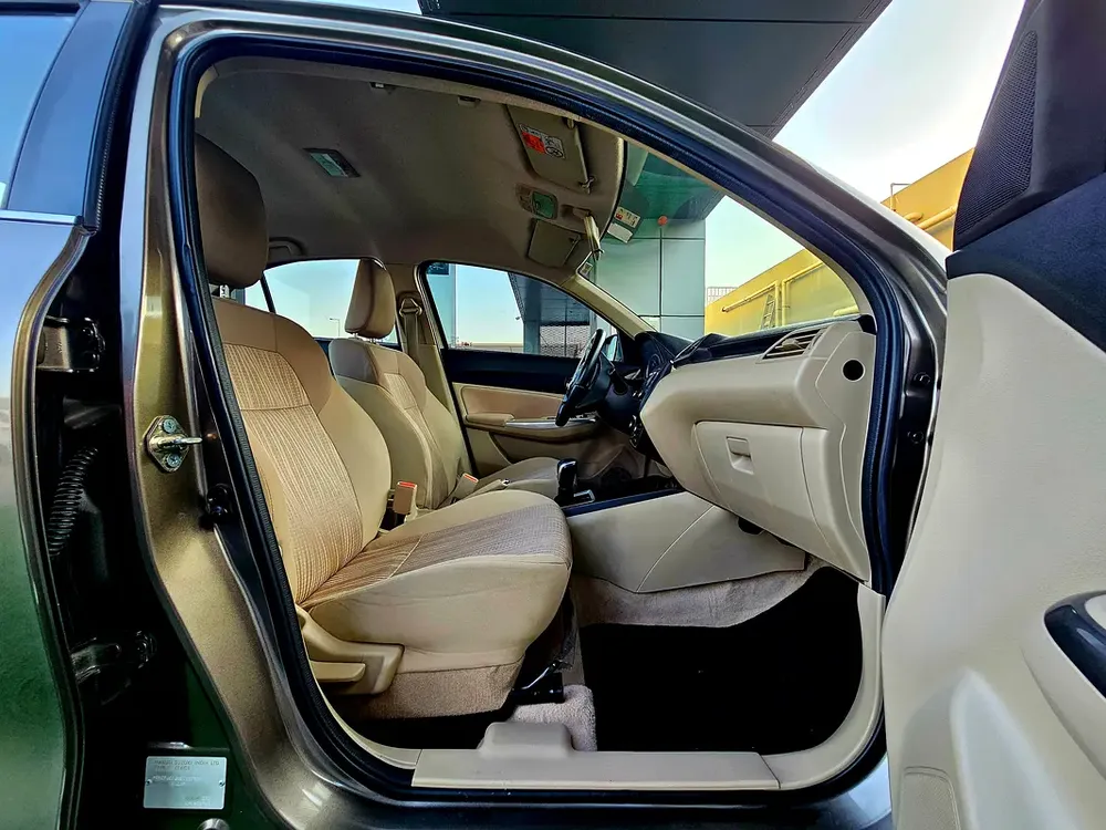 DZIRE GLX / GCC / 1.2L / 2 KEYS / ACCIDENT FREE - Image 13
