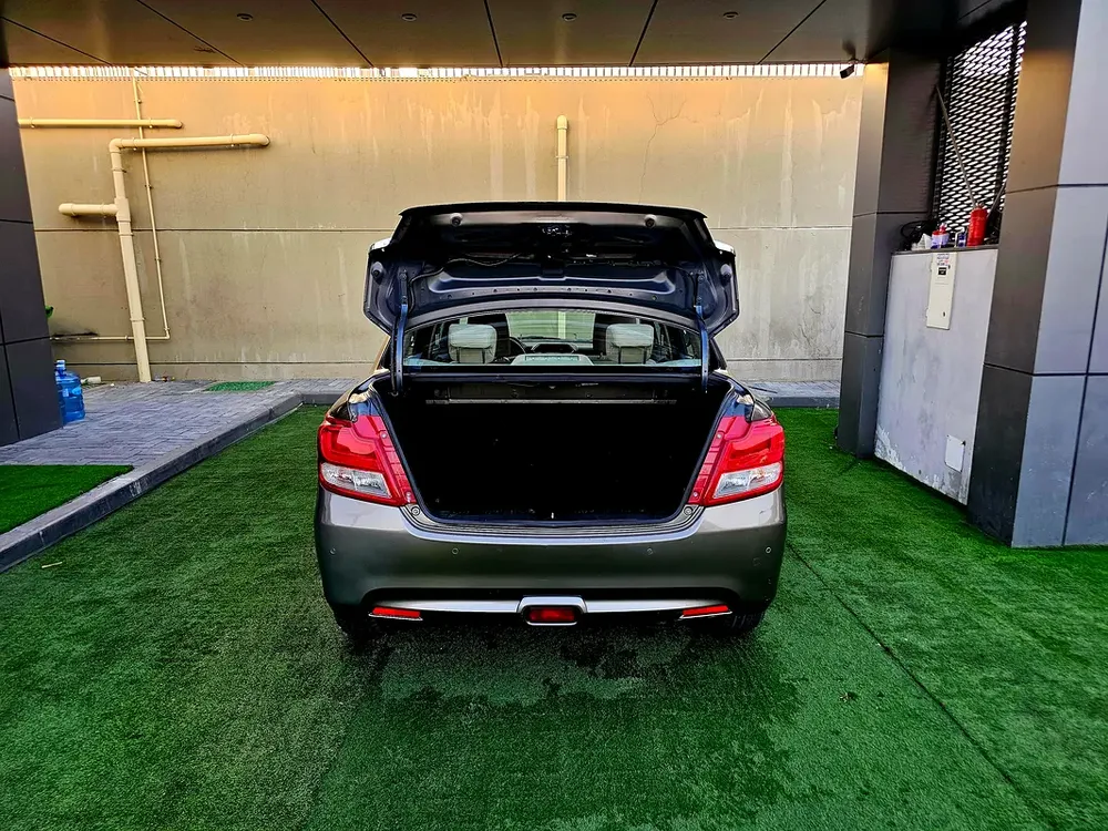 DZIRE GLX / GCC / 1.2L / 2 KEYS / ACCIDENT FREE - Image 6