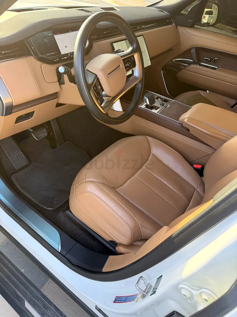 2023 Land Rover Range Rover P400 SE | GCC Specs | Pristine Condition - Image 5