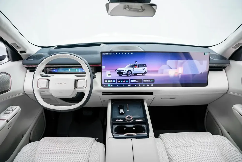 2025 LYNK & CO 900 - Image 5