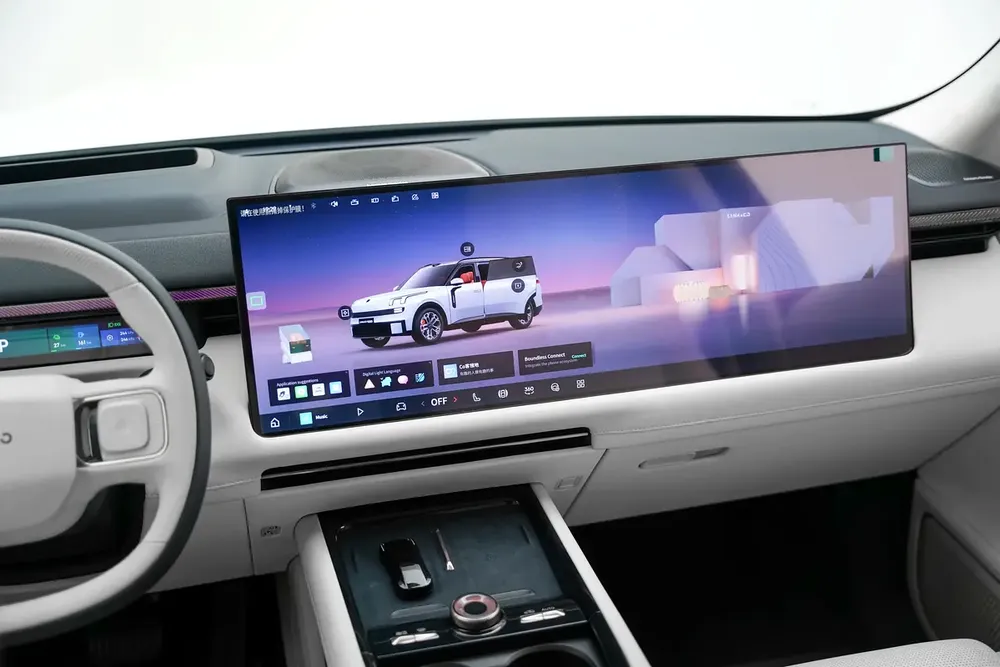 2025 LYNK & CO 900 - Image 6