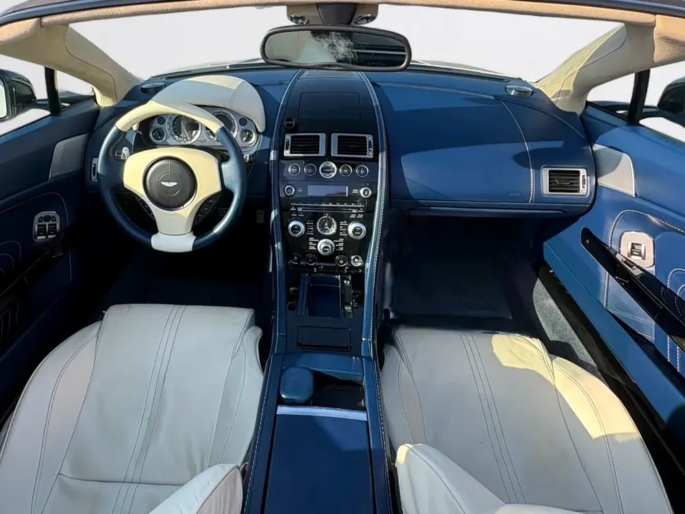 ASTON MARTIN VANTAGE S Cabriolet | 4.7L V8 | 2014 | GCC SPECS - Image 12