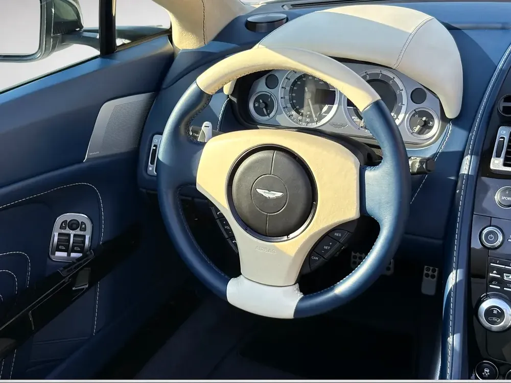 ASTON MARTIN VANTAGE S Cabriolet | 4.7L V8 | 2014 | GCC SPECS - Image 13