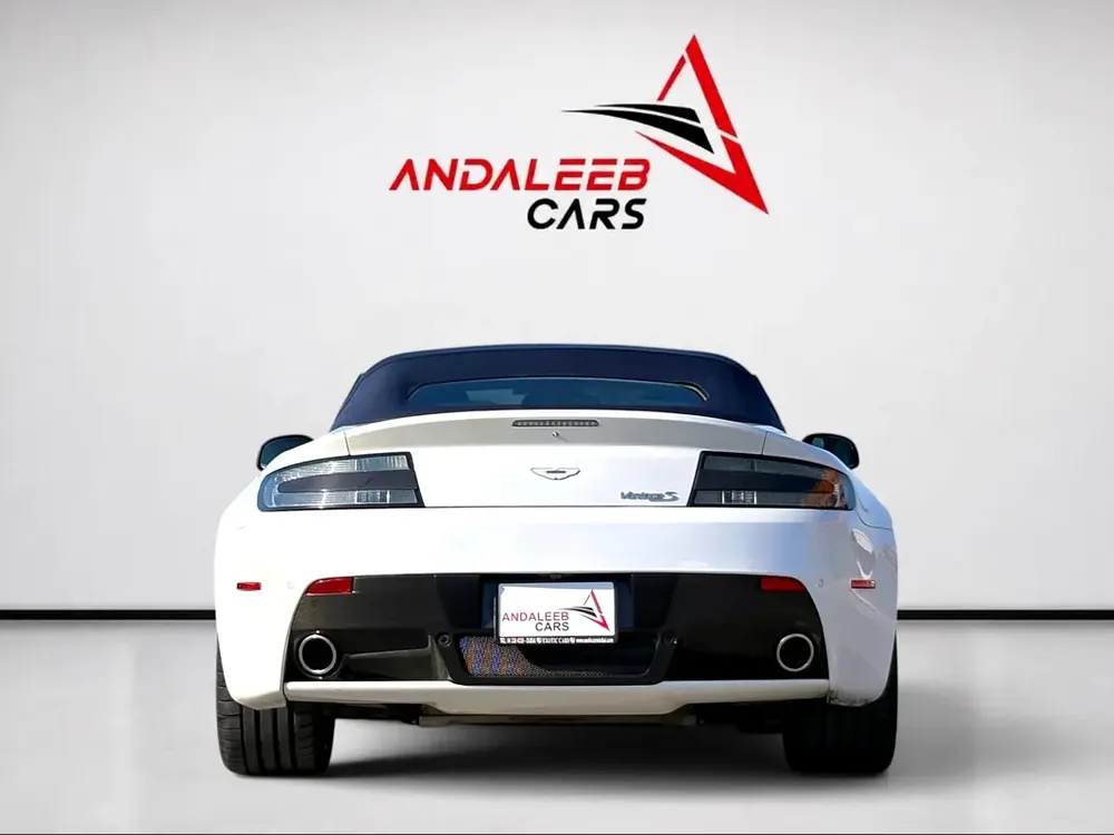 ASTON MARTIN VANTAGE S Cabriolet | 4.7L V8 | 2014 | GCC SPECS - Image 4