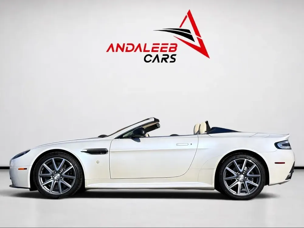 ASTON MARTIN VANTAGE S Cabriolet | 4.7L V8 | 2014 | GCC SPECS - Image 7