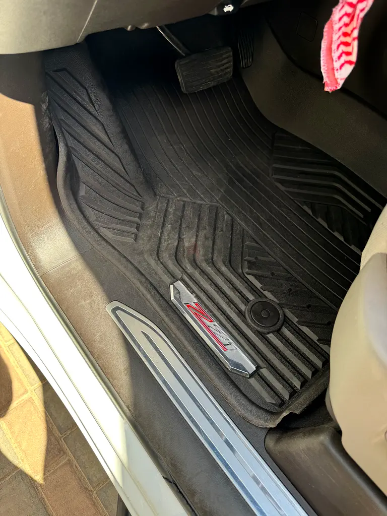 Silverado 1500 LT Trail Boss | GCC Specs | Second Owner in Mint condition - Image 10