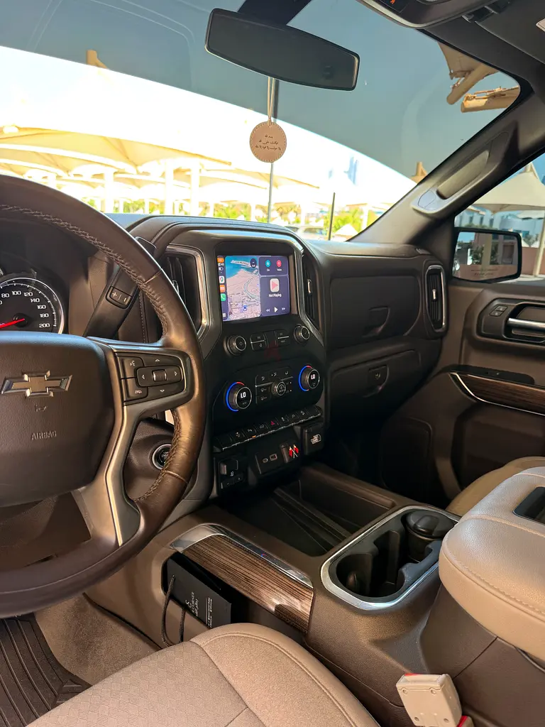 Silverado 1500 LT Trail Boss | GCC Specs | Second Owner in Mint condition - Image 11