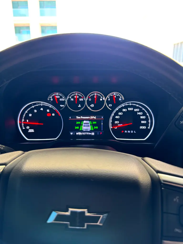 Silverado 1500 LT Trail Boss | GCC Specs | Second Owner in Mint condition - Image 14