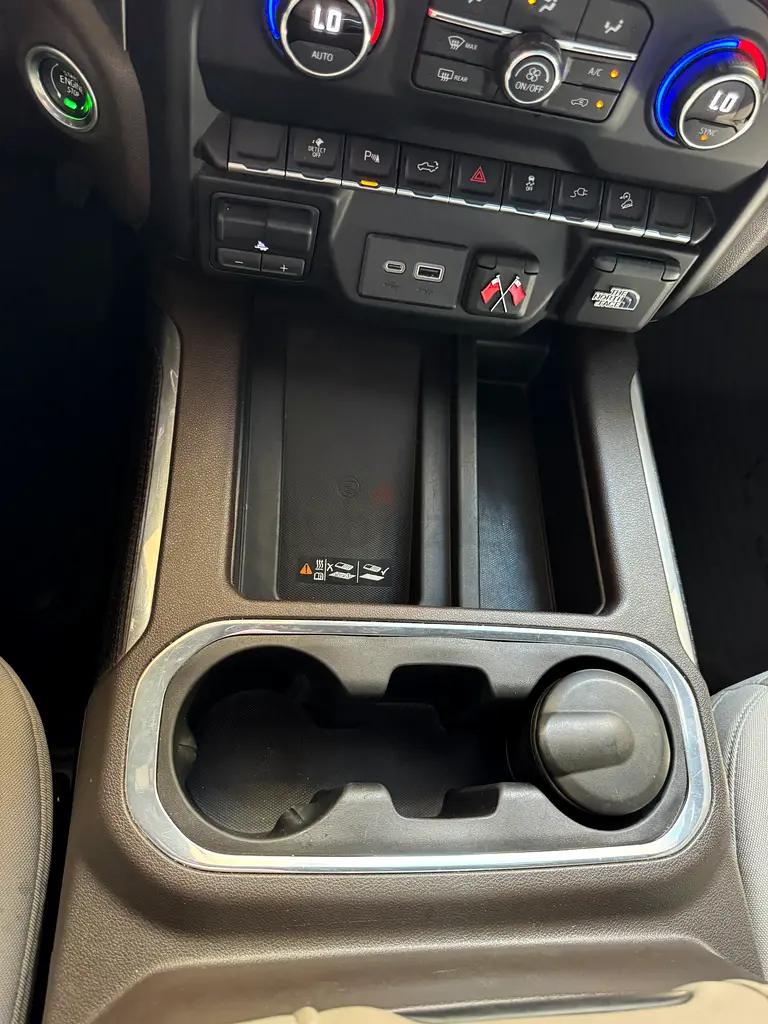 Silverado 1500 LT Trail Boss | GCC Specs | Second Owner in Mint condition - Image 15