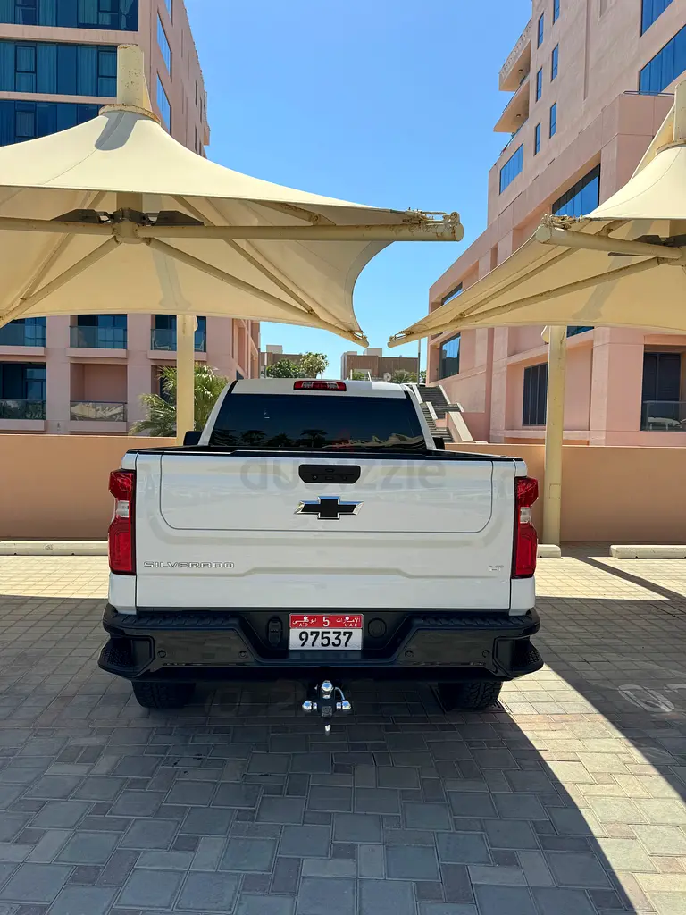 Silverado 1500 LT Trail Boss | GCC Specs | Second Owner in Mint condition - Image 8