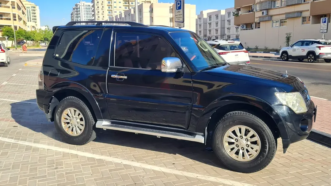 Mitsubishi Pajero GLS MID 2014 GCC Specs 3 Doors Lady Driven