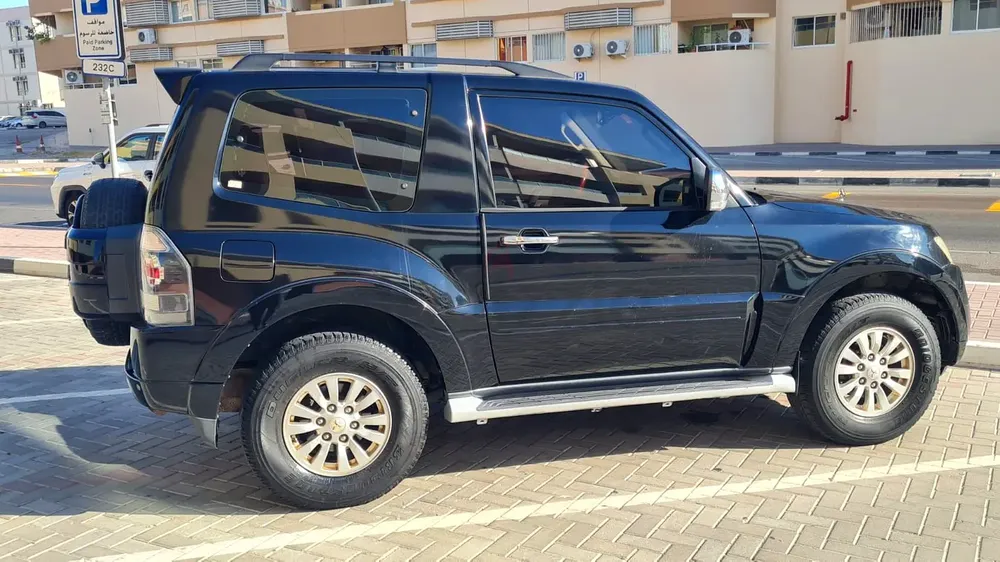 Mitsubishi Pajero GLS MID 2014 GCC Specs 3 Doors Lady Driven - Image 11