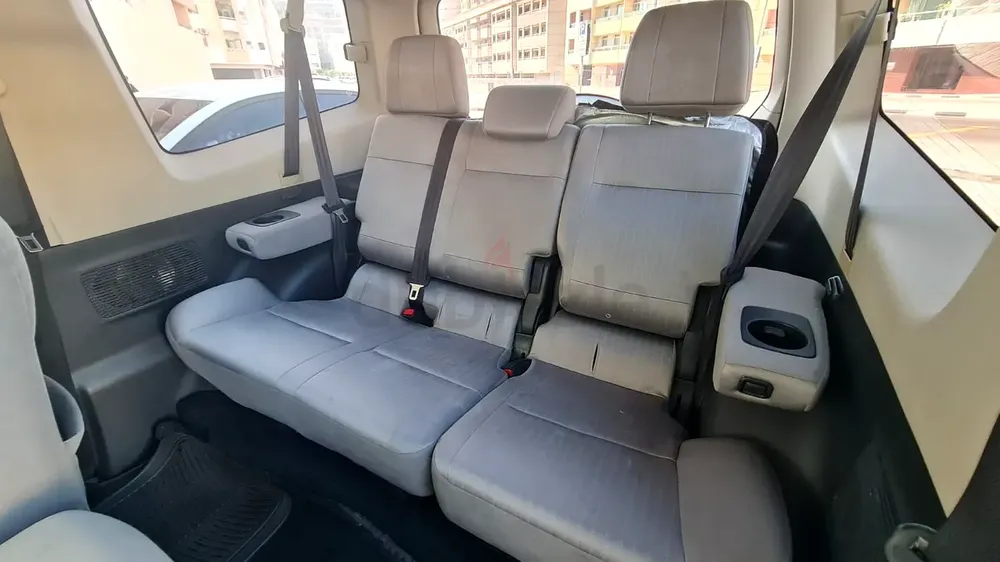 Mitsubishi Pajero GLS MID 2014 GCC Specs 3 Doors Lady Driven - Image 18