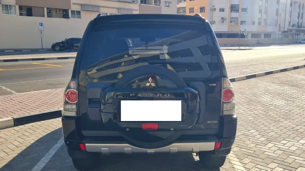 Mitsubishi Pajero GLS MID 2014 GCC Specs 3 Doors Lady Driven - Image 20