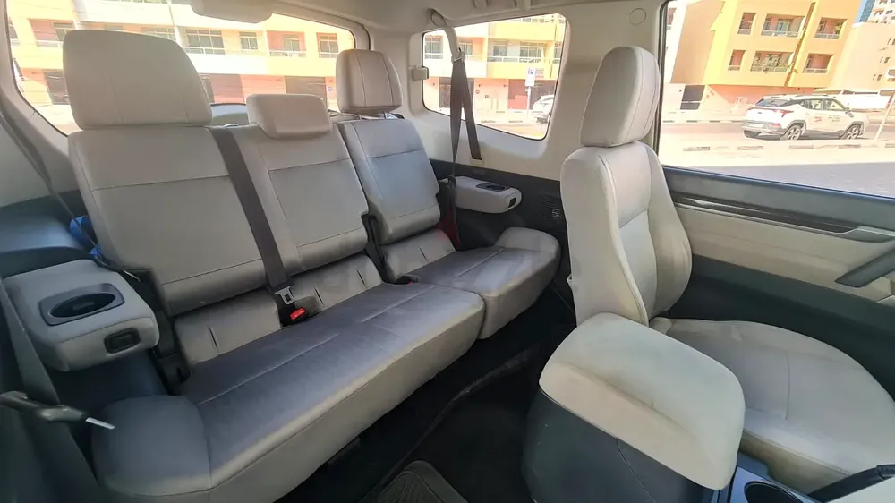 Mitsubishi Pajero GLS MID 2014 GCC Specs 3 Doors Lady Driven - Image 7