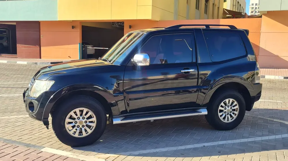Mitsubishi Pajero GLS MID 2014 GCC Specs 3 Doors Lady Driven - Image 9