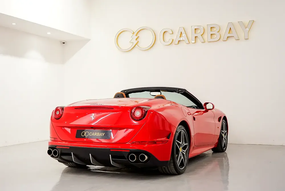 AED 7832 PM | FERRARI CALIFORNIA T 2016 | FULL AGENCY HISTORY | PRISTINE CONDITION | 1 YEAR WARRANTY - Image 7