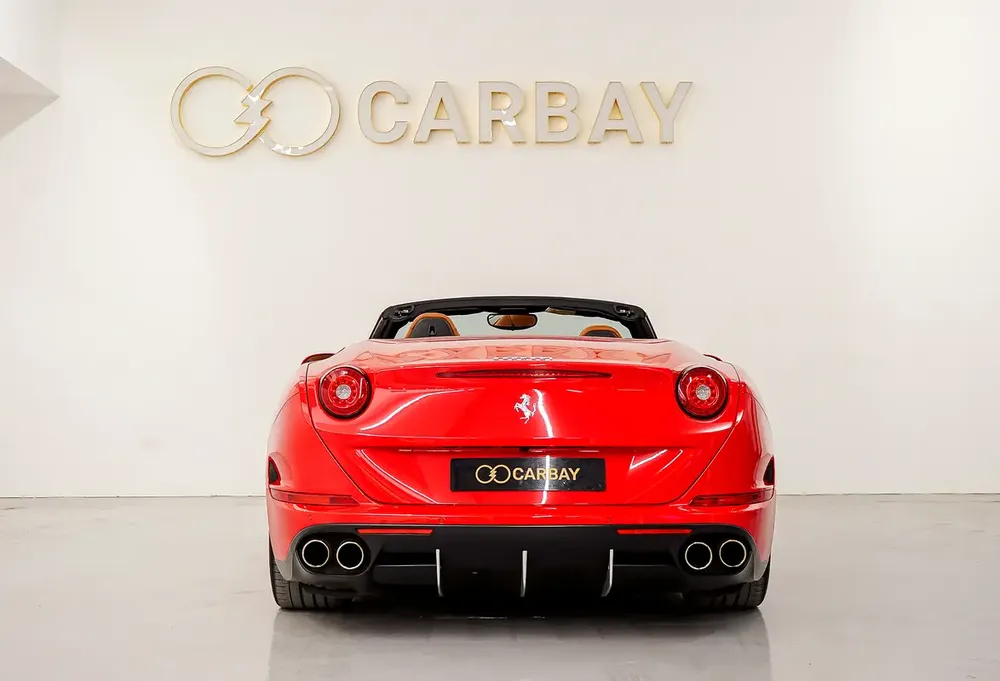 AED 7832 PM | FERRARI CALIFORNIA T 2016 | FULL AGENCY HISTORY | PRISTINE CONDITION | 1 YEAR WARRANTY - Image 8