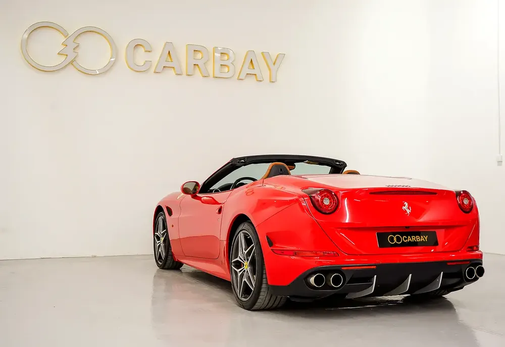 AED 7832 PM | FERRARI CALIFORNIA T 2016 | FULL AGENCY HISTORY | PRISTINE CONDITION | 1 YEAR WARRANTY - Image 9