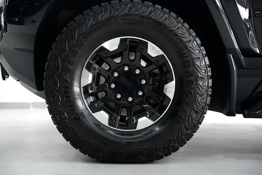 2024 GMC HUMMER EV 3X | GCC  |  DEALER WARRANTY - Image 14