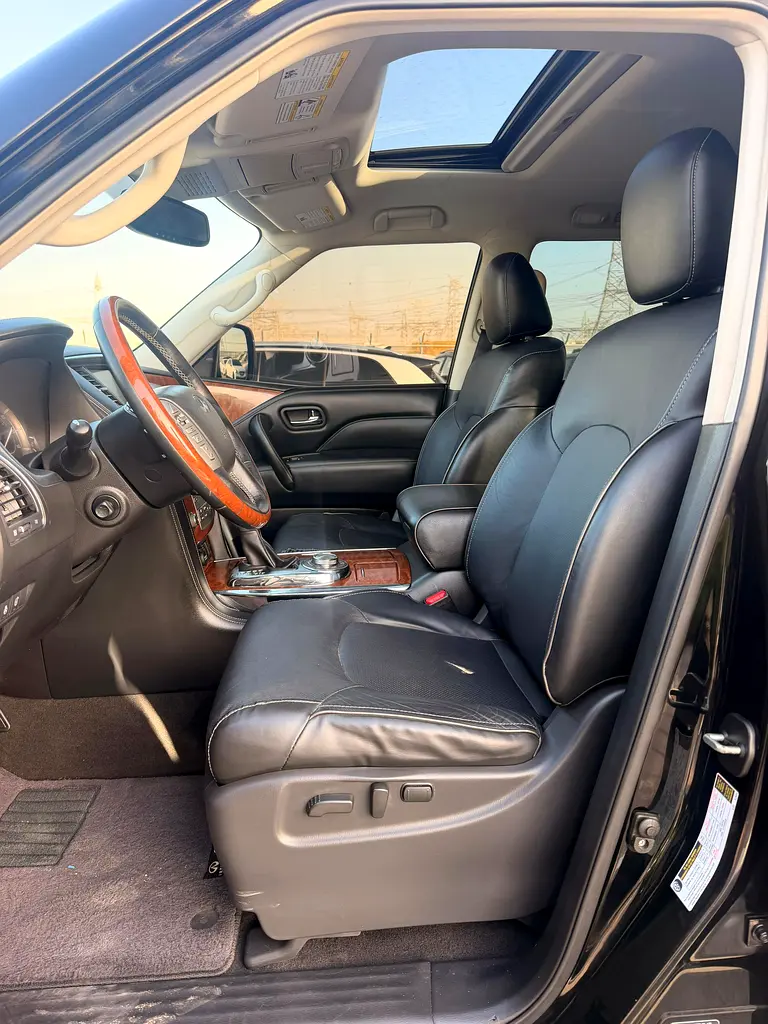 Infiniti QX80 LUXE  2019 - Well Maintained 4X4 TOP MODEL - Image 17