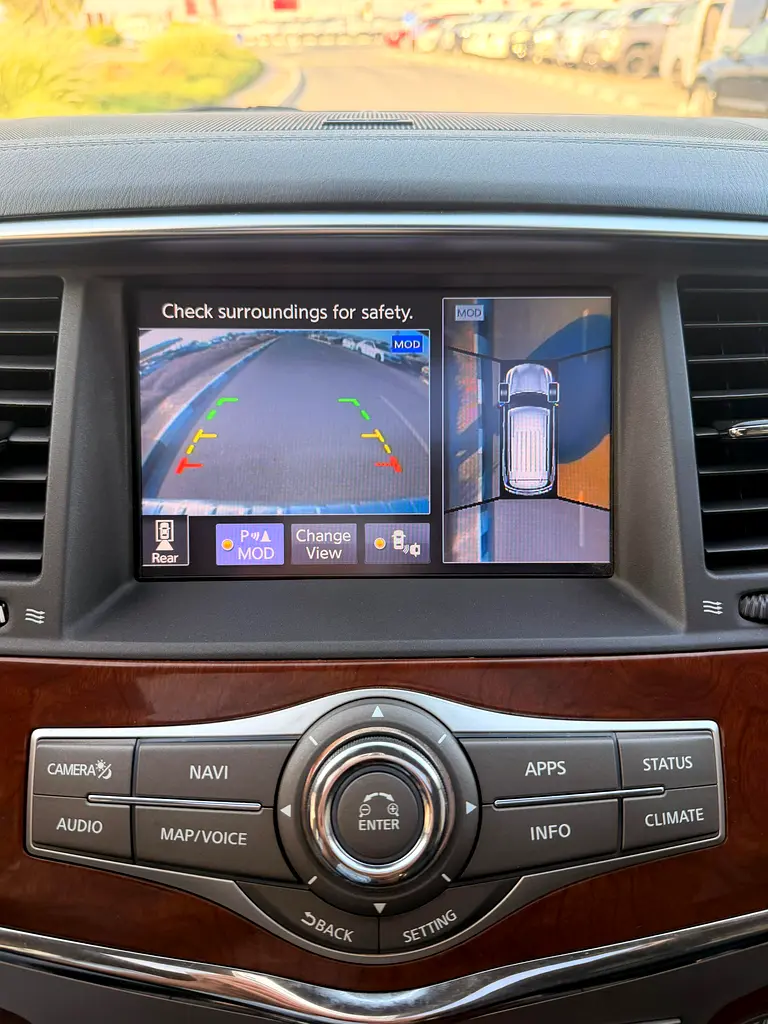 Infiniti QX80 LUXE  2019 - Well Maintained 4X4 TOP MODEL - Image 4