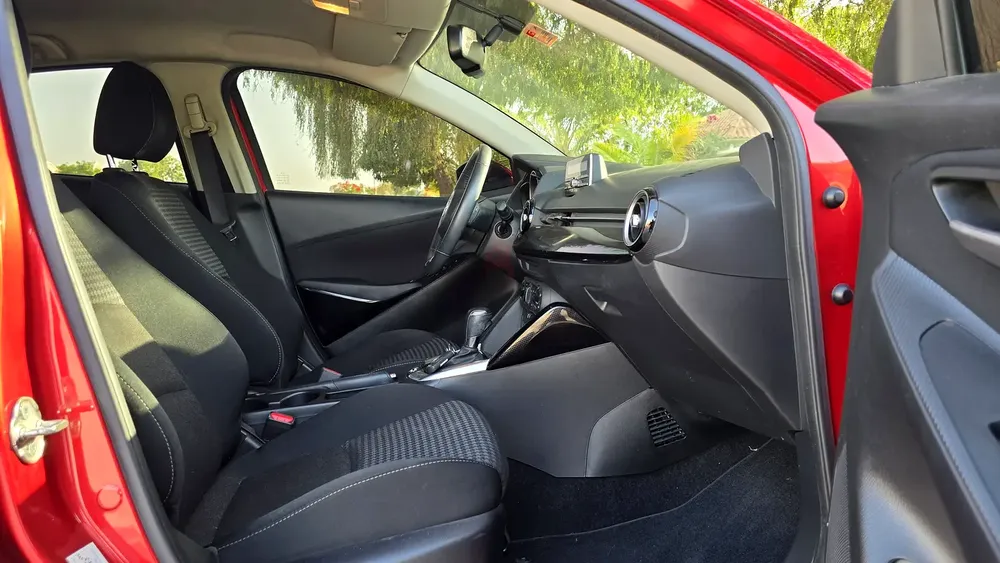 Mazda 2 2019 GCC Specs Full service history low mileage - Image 13