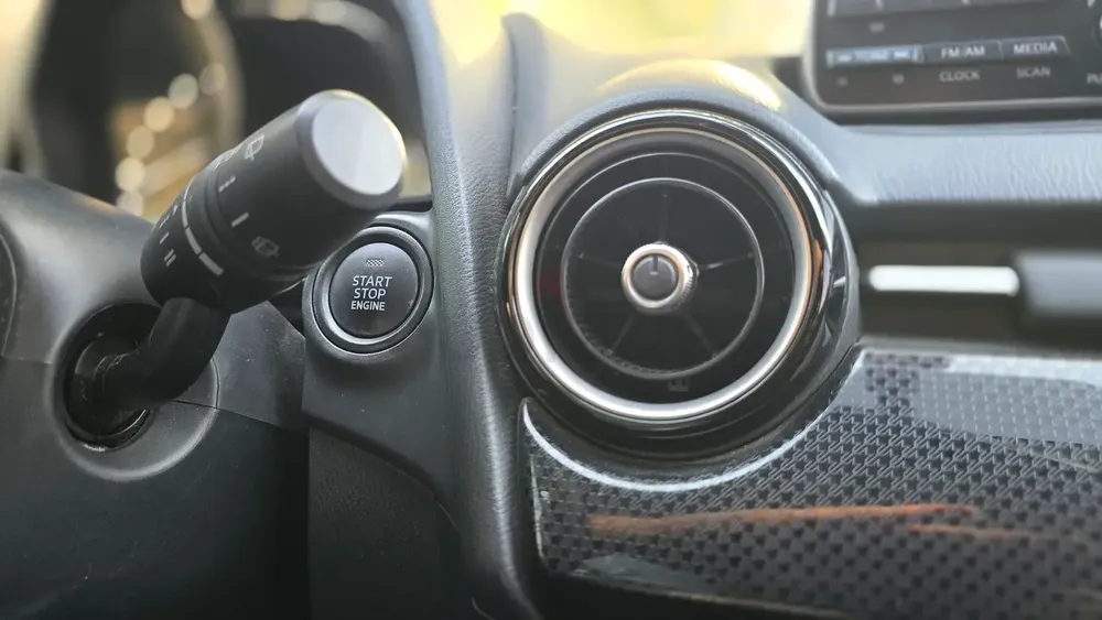 Mazda 2 2019 GCC Specs Full service history low mileage - Image 15