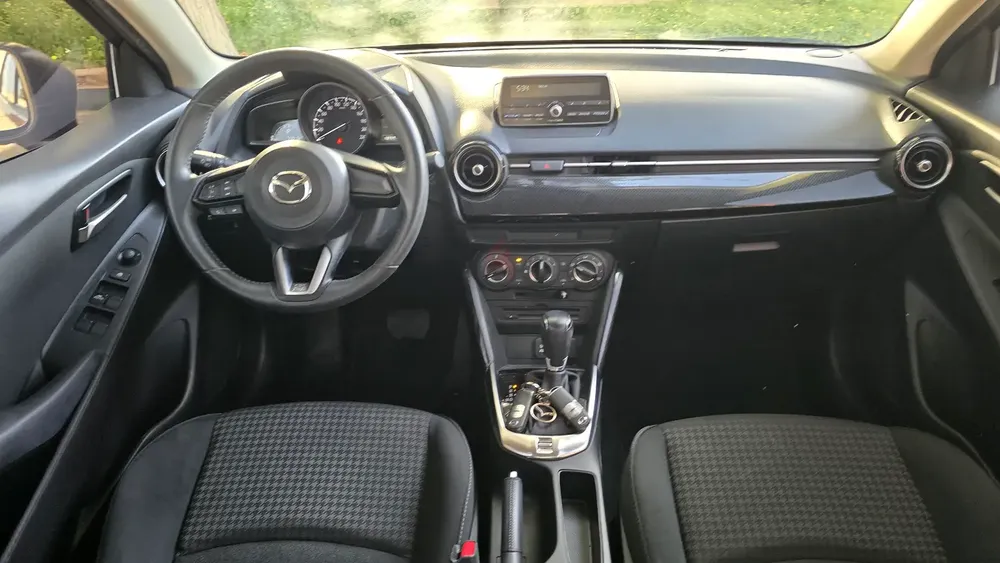 Mazda 2 2019 GCC Specs Full service history low mileage - Image 16
