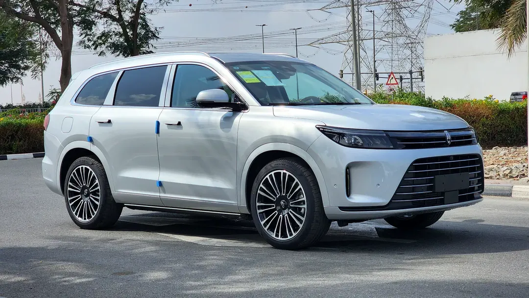 2024 AITO M7 | BRAND NEW PLUG-IN HYBRID | WARRANTY