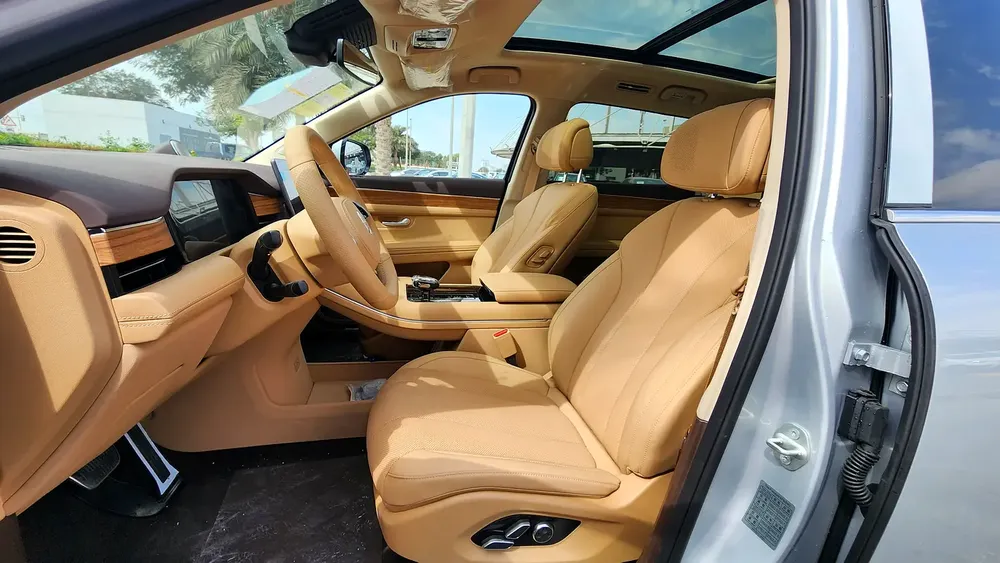 2024 AITO M7 | BRAND NEW PLUG-IN HYBRID | WARRANTY - Image 7