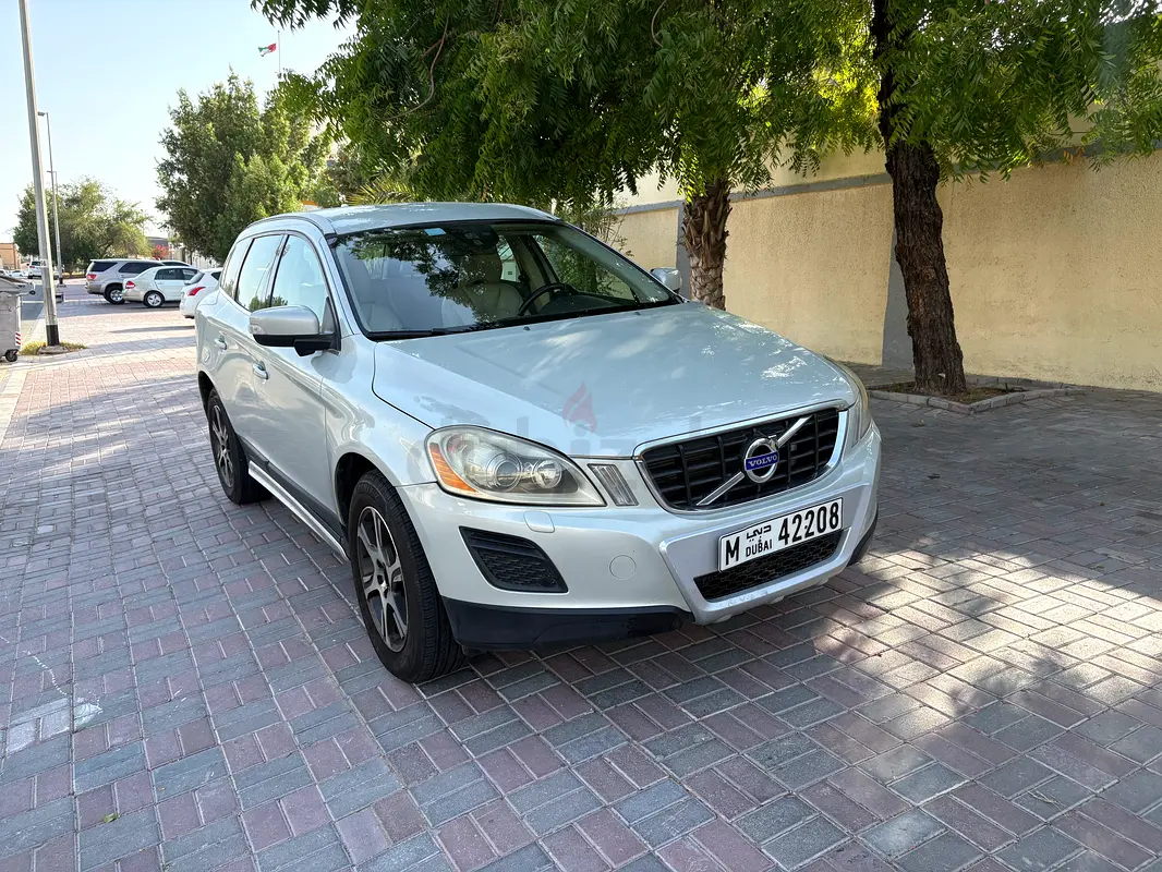 Volvo XC60 T6 R-Design 2012 | GCC Specs | Performance  Luxury