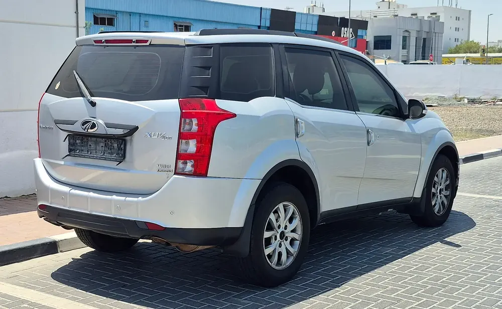 MAHINDRA XUV, 2018, GCC, FULL OPTION AUTOMATIC,7 SEATER 4 CYLINDER, SUNROOF, CRUISE CONTROL, 220000 - Image 4