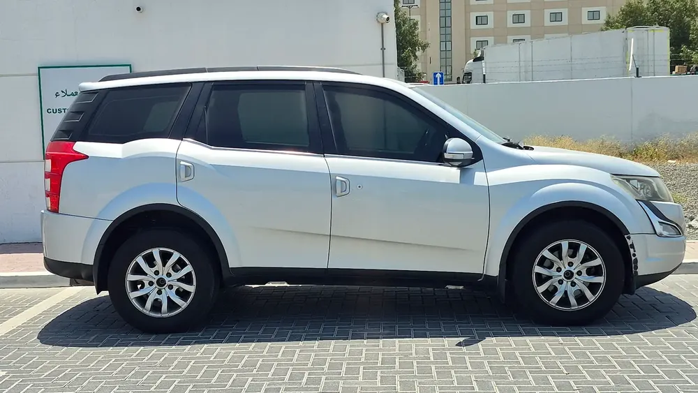 MAHINDRA XUV, 2018, GCC, FULL OPTION AUTOMATIC,7 SEATER 4 CYLINDER, SUNROOF, CRUISE CONTROL, 220000 - Image 6