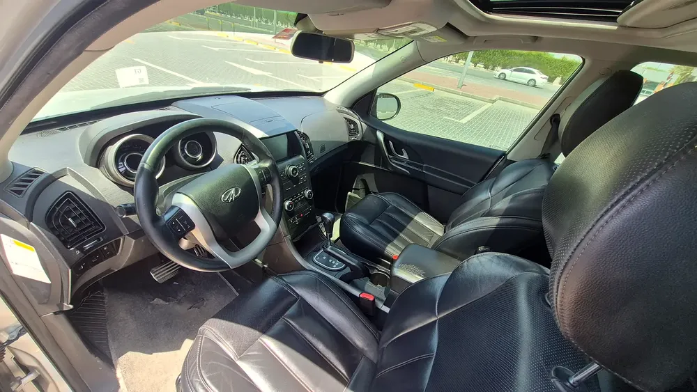 MAHINDRA XUV, 2018, GCC, FULL OPTION AUTOMATIC,7 SEATER 4 CYLINDER, SUNROOF, CRUISE CONTROL, 220000 - Image 8