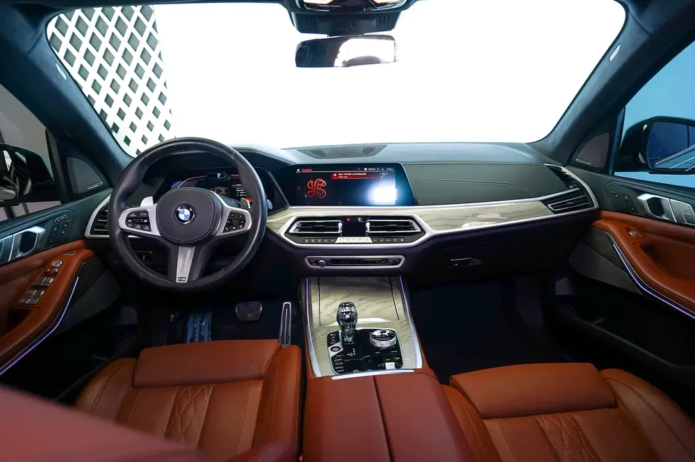 BMW X7 xDrive40i M SPORT | GCC | REAR ENTERTAINMENT | WARRANTY AVAILABLE - Image 13