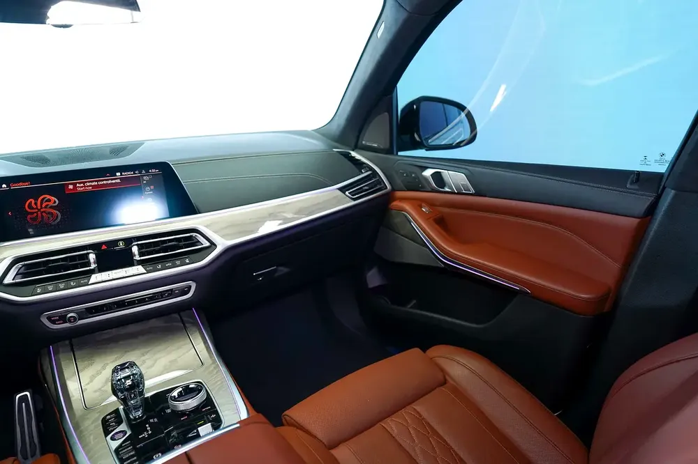 BMW X7 xDrive40i M SPORT | GCC | REAR ENTERTAINMENT | WARRANTY AVAILABLE - Image 14