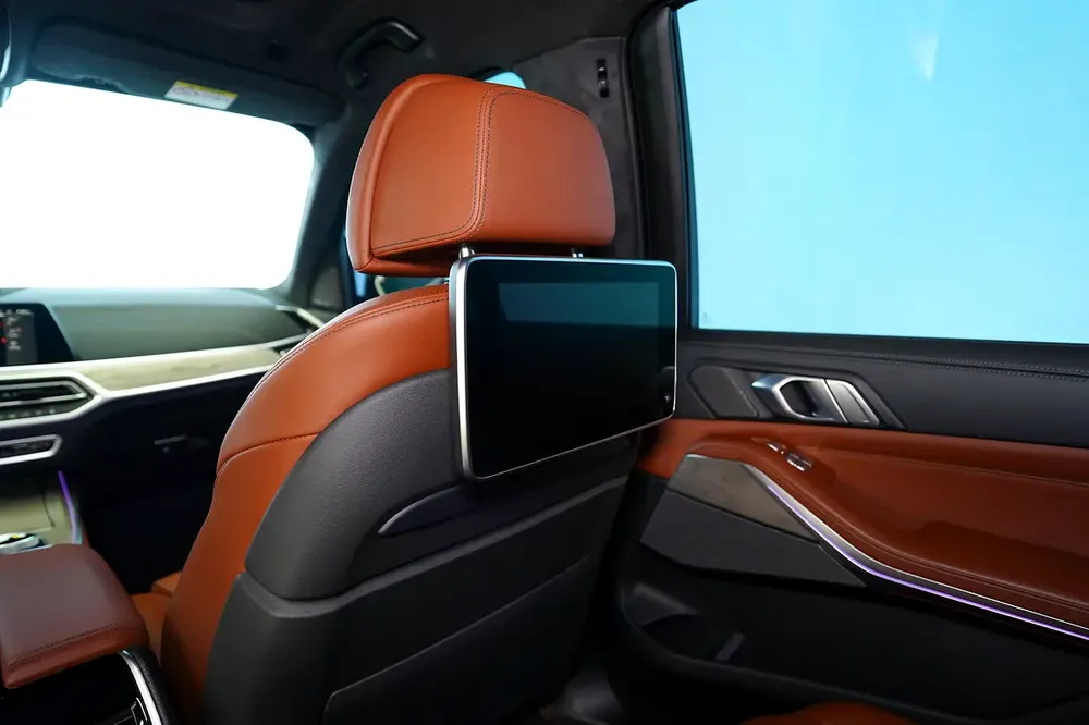 BMW X7 xDrive40i M SPORT | GCC | REAR ENTERTAINMENT | WARRANTY AVAILABLE - Image 15